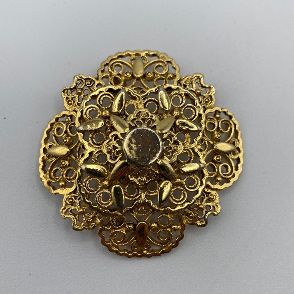 Vintage Florenza gold tone‎ filigree style brooch large